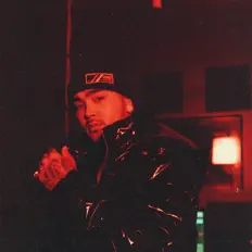 Ακούστε περιεχόμενο από Renzo, παρακολουθήστε μουσικά βίντεο, διαβάστε το βιογραφικό, δείτε ημερομηνίες περιοδείας, και πολλά ακόμη!