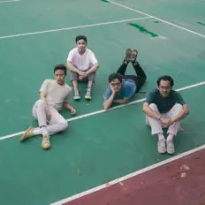 Dengarkan Kiarakelana, tonton video musik, baca bio, lihat tanggal tur & lainnya!