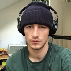 Posłuchaj wykonawcy Shunug, obejrzyj teledyski, przeczytaj biografię, zobacz daty tras koncertowych i nie tylko!