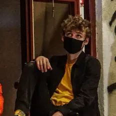 收听 Do²、观看音乐视频、阅读小传、查看巡演日期等 ！