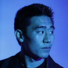 聆聽 Hashon、觀看音樂影片、閱讀小傳、查看巡演日期等！