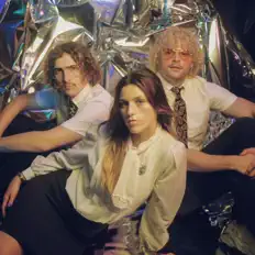 聆聽 Great Time、觀看音樂影片、閱讀小傳、查看巡演日期等！