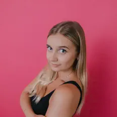 Posłuchaj wykonawcy millie bee, obejrzyj teledyski, przeczytaj biografię, zobacz daty tras koncertowych i nie tylko!