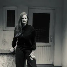 Ascolta Ann Doka, guarda video musicali, leggi la biografia, vedi le date del tour & altro!