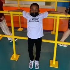 Blake Drippinを聴いたり、ミュージックビデオを鑑賞したり、経歴やツアー日程などを確認したりしましょう！