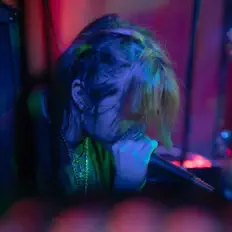 Dengarkan Bird Calls, tonton video musik, baca bio, lihat tanggal tur & lainnya!