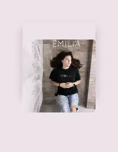 Luister naar Emilia, bekijk muziekvideo's, lees de bio, bekijk de tourdata, en meer!