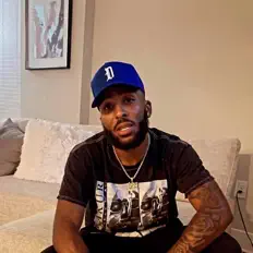 Ouça John Jr, assista a videoclipes, leia a biografia, veja as datas das turnês e mais!