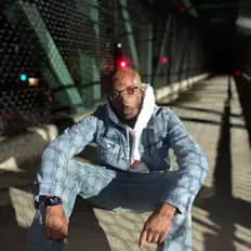 Fullerを聴いたり、ミュージックビデオを鑑賞したり、経歴やツアー日程などを確認したりしましょう！