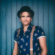 Listen to Lucas Marsand, watch music videos, read bio, see tour dates & more!