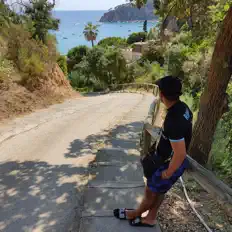 Dengarkan Kamal Hk, tonton video musik, baca bio, lihat tanggal tur & lainnya!