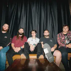 Luister naar Up All Hours, bekijk muziekvideo's, lees de bio, bekijk de tourdata, en meer!