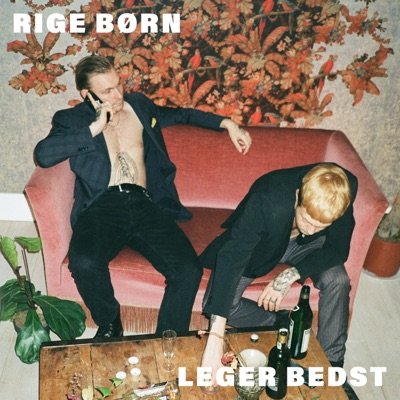RIGE BØRN LEGER BEDST