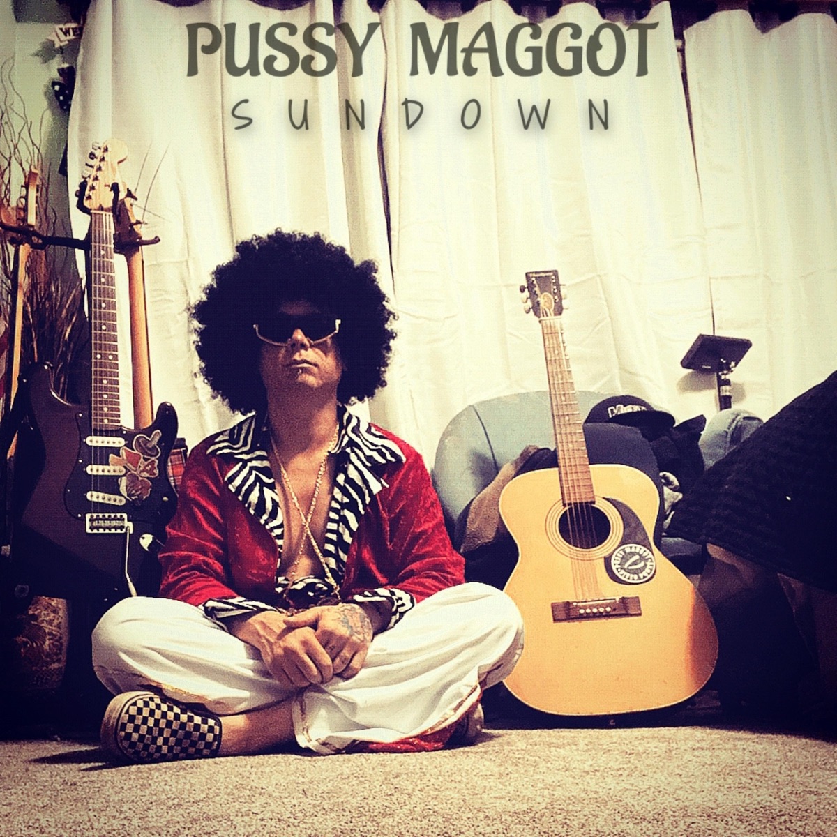 Maggot in pussy