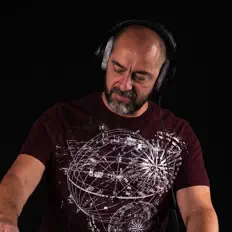 Listen to Maxi Corner, watch music videos, read bio, see tour dates & more!