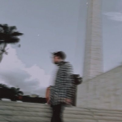 Lou in Love? - Single