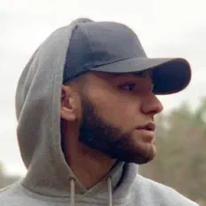 Escucha a Elway, mira vídeos musicales, lee la biografía, consulta fechas de giras y mucho más.