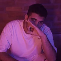 Ascolta Holyugur, guarda video musicali, leggi la biografia, vedi le date del tour & altro!