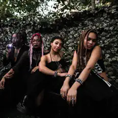 Poslechněte si interpreta We Don't Ride Llamas, sledujte hudební videa, přečtěte si životopis, podívejte se na data turné a další informace.