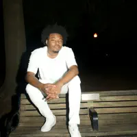 undefined dinle, müzik videolarını izle, biyografisini oku, tur tarihlerini ve daha fazlasını gör!