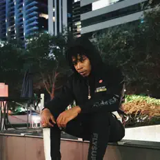 Luister naar DrakoDaArtist, bekijk muziekvideo's, lees de bio, bekijk de tourdata, en meer!