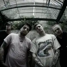 Ouça Pretty Low, assista a videoclipes, leia a biografia, veja as datas das turnês e mais!