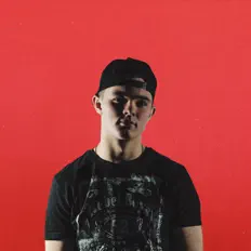 Escucha a Киловатт, mira videos musicales, lee su biografía, consulta las fechas de las gira y más.