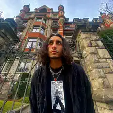 Écoutez Byaku, regardez des vidéoclips, lisez la biographie, consultez les dates de tournée et plus encore !