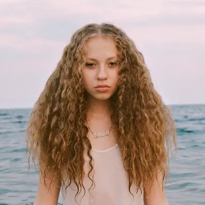Listen to Simone Alysia, watch music videos, read bio, see tour dates & more!