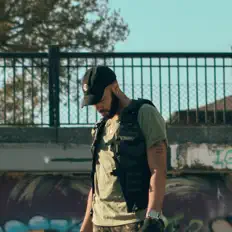 Ascolta KD7, guarda video musicali, leggi la biografia, vedi le date del tour & altro!