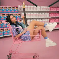 Ouve Martina Blazeska, vê vídeos de música, lê a biografia, vê as datas da digressão e muito mais!