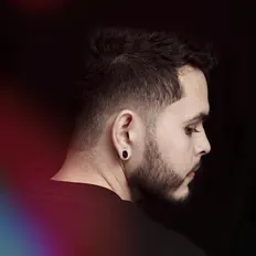 Poslechněte si interpreta LeDie, sledujte hudební videa, přečtěte si životopis, podívejte se na data turné a další informace.