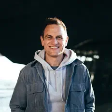 Dengarkan Thomas Blanc, tonton video musik, baca bio, lihat tanggal tur & lainnya!