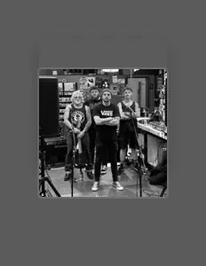 Ακούστε περιεχόμενο από Damaged Goods, παρακολουθήστε μουσικά βίντεο, διαβάστε το βιογραφικό, δείτε ημερομηνίες περιοδείας, και πολλά ακόμη!