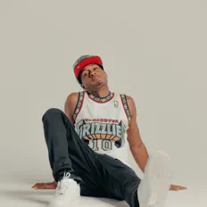 收听 Quik V、观看音乐视频、阅读小传、查看巡演日期等 ！