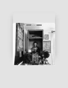 Poslechněte si interpreta Black in Bleach, sledujte hudební videa, přečtěte si životopis, podívejte se na data turné a další informace.