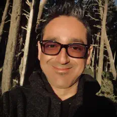 聆聽 Simy Garay、觀看音樂影片、閱讀小傳、查看巡演日期等！