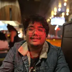 Ouve Loveteller, vê vídeos de música, lê a biografia, vê as datas da digressão e muito mais!