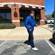 Luis Flores: песни, клипы, биография, даты выступлений и многое другое.