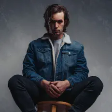 Ouça Alex Shier, assista a videoclipes, leia a biografia, veja as datas das turnês e mais!