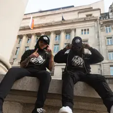 Dengarkan Chozen, tonton video musik, baca bio, lihat tanggal tur & lainnya!