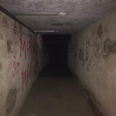 érzem hogy közel van a hajnal  ##emoboyempire - Single