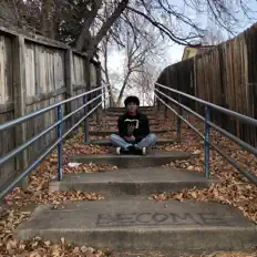 Andrew GTGを聴いたり、ミュージックビデオを鑑賞したり、経歴やツアー日程などを確認したりしましょう！