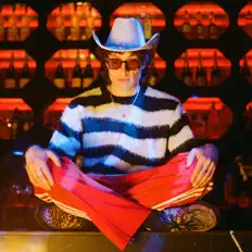 Posłuchaj wykonawcy Chintzy Stetson, obejrzyj teledyski, przeczytaj biografię, zobacz daty tras koncertowych i nie tylko!