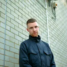 收听 Efflex、观看音乐视频、阅读小传、查看巡演日期等 ！