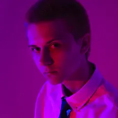 Escucha a Makiino, mira vídeos musicales, lee la biografía, consulta fechas de giras y mucho más.