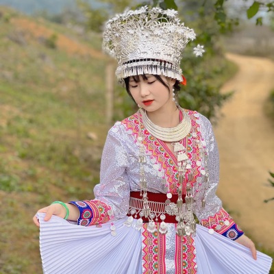 Hmong Songs - Nyob Ntawm No