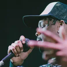 Escucha a D.3.V, mira vídeos musicales, lee la biografía, consulta fechas de giras y mucho más.