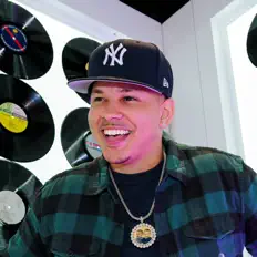 JD Con Su Flowを聴いたり、ミュージックビデオを鑑賞したり、経歴やツアー日程などを確認したりしましょう！