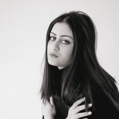 Escucha a Enji Maaroufi, mira videos musicales, lee su biografía, consulta las fechas de las gira y más.